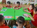 HOẠT ĐỘNG BÉ LÀM TẤM THIỆP TRI ÂN MẸ NHÂN NGÀY PHỤ NỮ VIỆT NAM 20/10 CỦA LỚP MẪU GIÁO 3 TUỔI D, TRƯỜNG MN VIỆT QUANG II